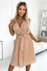 374-5 POLINA Plisowana sukienka z dekoltem i falbankami - BEŻOWA