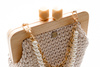 WYPOŻYCZENIE - elegancka torebka NUBAI pleciona z złotym łańcuszkiem i sznurem pereł - śmietankowa z beżowym uchwytem