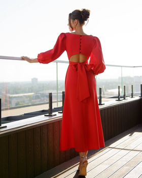 LUXURYY elegancka rozkloszowana sukienka midi z bufiastymi rękawami, z częściowo odkrytymi plecami - czerwona