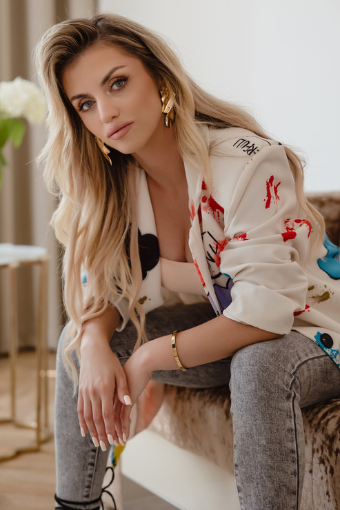 JUKE lekka marynarka na wiosnę/lato - biała w kolorowe wzory