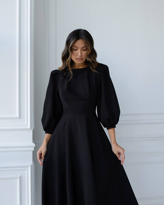 WYPOŻYCZENIE - sukienka NATT rozkloszowana midi z bufiastymi rękawami i lekko odsłoniętymi plecami, zawiązywana na kokardę - czarna