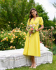 WYPOŻYCZENIE - sukienka MISSY rozkloszowana  midi z bufiastymi rękawkami - żółty kanarkowy