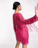 WYPOŻYCZENIE - sukienka FUXY mini dopasowana z długim rękawem, głębokim dekoltem i frędzlami - fuksja