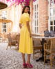 WYPOŻYCZENIE - sukienka MISSY rozkloszowana  midi z bufiastymi rękawkami - żółty kanarkowy