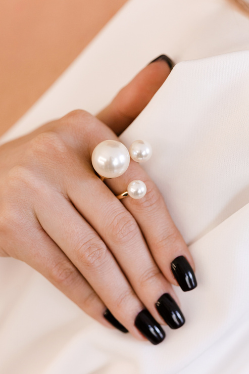 TRIO - elegancki złoty pierścionek z 3 perłami