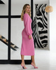 WYPOŻYCZENIE - sukienka MALL elegancka i wyrafinowana z garniturowej tkaniny klasy PREMIUM, dopasowana midi z bufiastymi rękawami, z rozcięciem na nogę - różowa