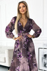 520-1 Plisowana szyfonowa długa sukienka z dekoltem, długim rękawkiem i szerokim paskiem - FIOLETOWE DUŻE KWIATY