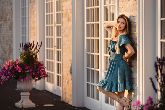 OLIVE - sukienka jedwabna na lato mini rozkloszowana rozpinana z krótkim rękawem - morski szmaragd