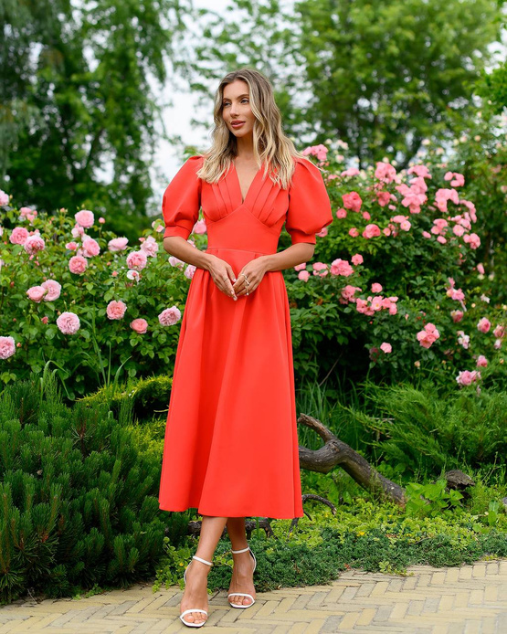 PRZYMIARKA - sukienka MISSY rozkloszowana midi z bufiastymi rękawkami - czerwona koralowa