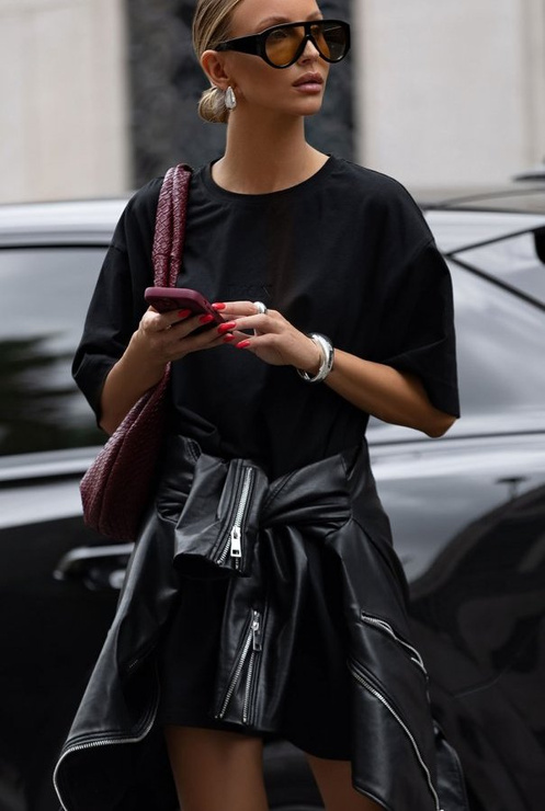 SELLA - CZARNA T-SHIRTOWA SUKIENKA OVERSIZE