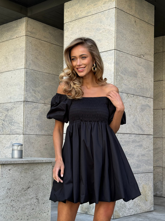 KINNY - sukienka mini rozkloszowana z krótkim rękawem spadającym na ramiona - czarna