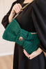 EMERBOW - elegancka torebka, w kształcie kokardy, pleciona ze złotym łańcuszkiem - ciemnozielona