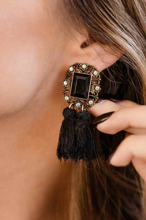 REVERIE BLACK - wiszące złote kolczyki z czarnymi frędzelkami