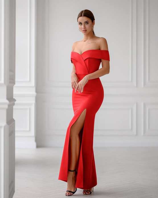 LOREEN dopasowana sukienka maxi z dekoltem carmen - czerwony